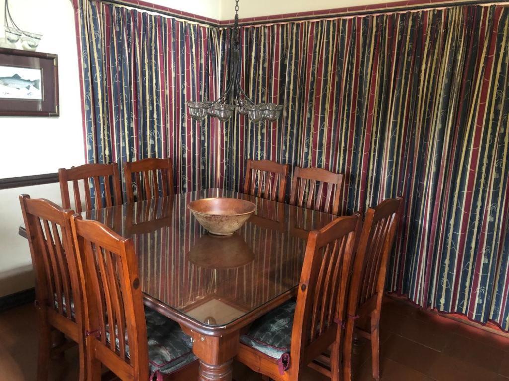 Royal Coachman Villa Clarens Ngoại thất bức ảnh
